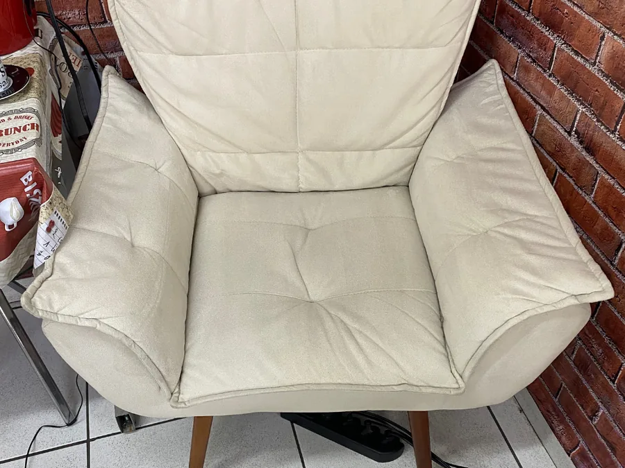 Poltrona de couro depois da limpeza